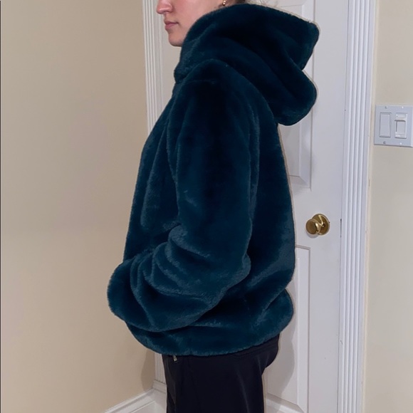 Faux fur emerald green hooded jacket - Picture 3 of 3